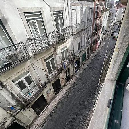 The In Bairro Alto, Center Of